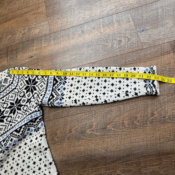 Women's LL Bean Nordic fair isle Sz Small snowflake sweater metal button Cotton - Picture 5 of 9